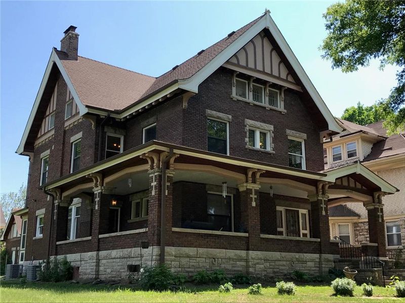 2649 Lockridge Ave, Kansas City, MO 64128