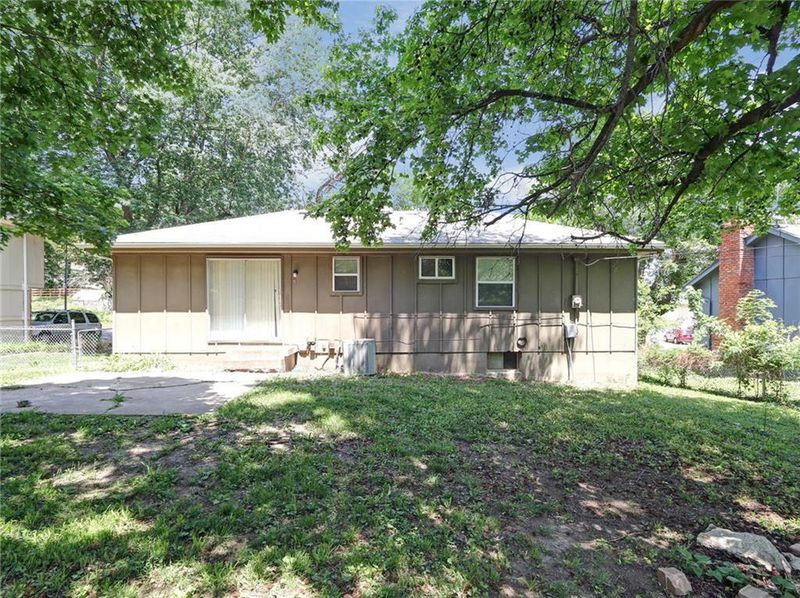 7819 E 104th Ter, Kansas City, MO 64134