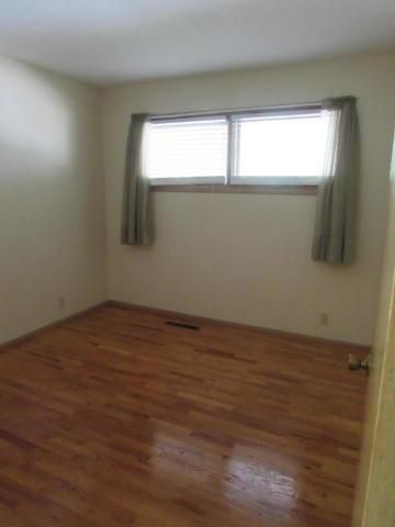 2009 N 34th Ter, St Joseph, MO 64506