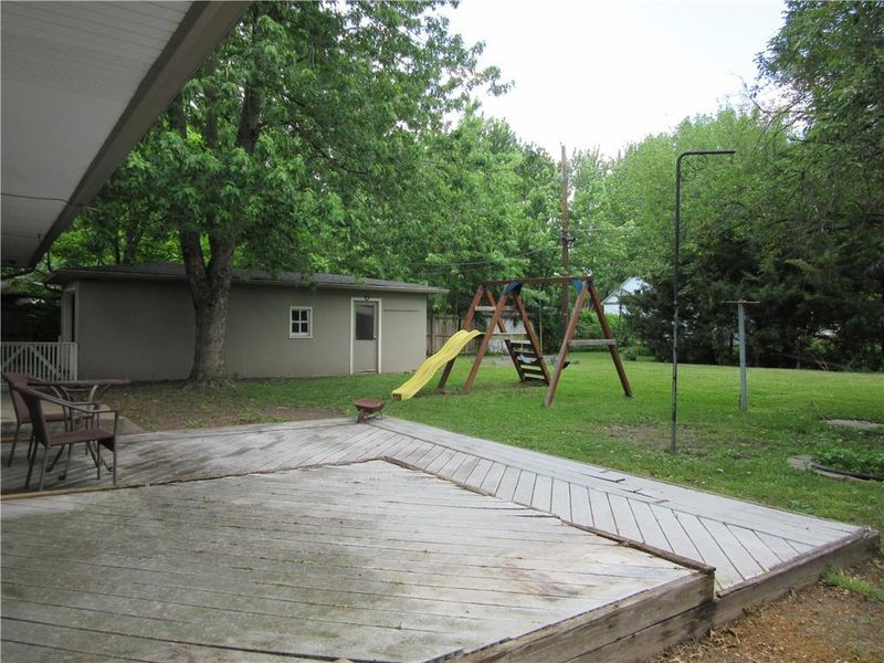 1125 W 7th Ter, Ottawa, KS 66067