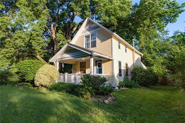 712 Walnut St, Lawrence, KS 66044