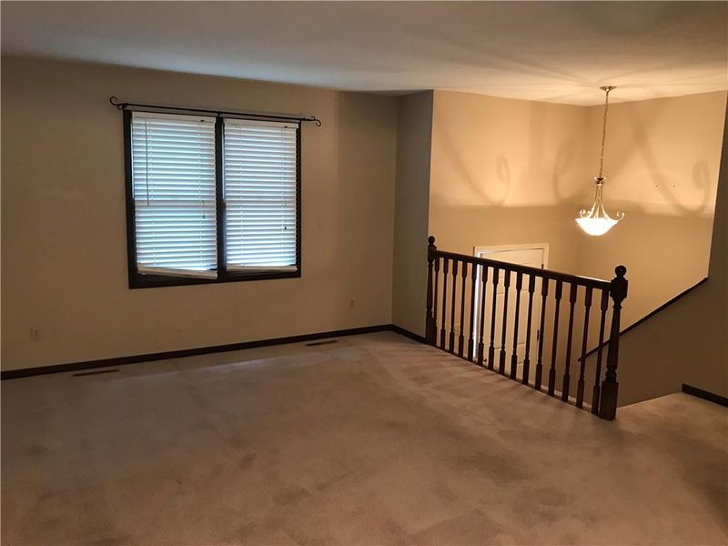 1401 NW 48th St, Blue Springs, MO 64015