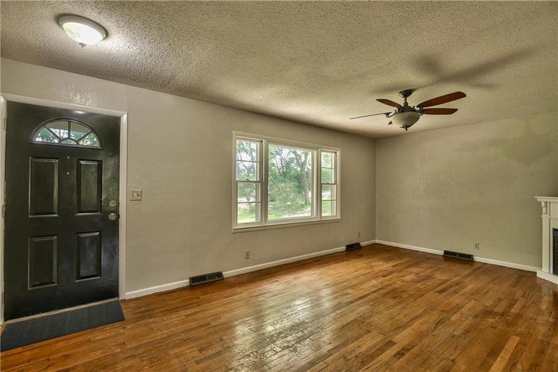 8508 E 117th St, Kansas City, MO 64134