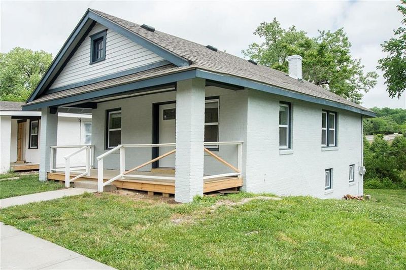 2535 Flora Ave, Kansas City, MO 64108