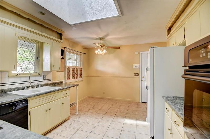 11613 Mcgee St, Kansas City, MO 64114