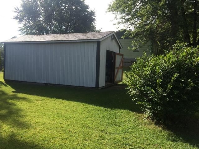 310 N Main St, Oregon, MO 64473