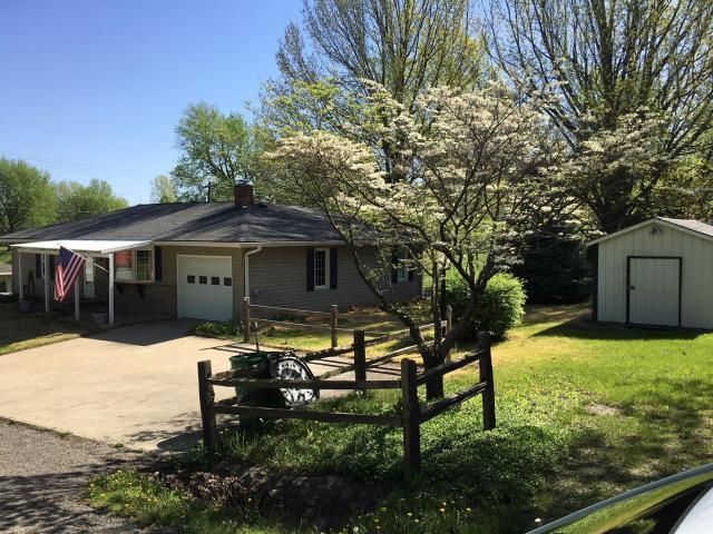 310 N Main St, Oregon, MO 64473