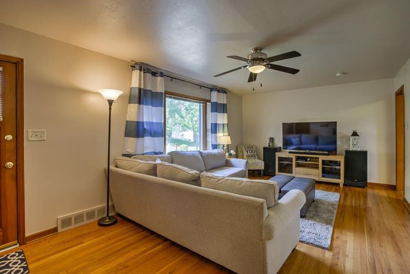 5704 E 109th Ter, Kansas City, MO 64137