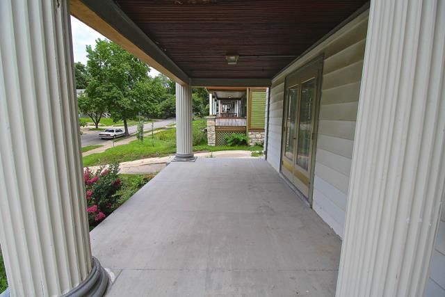 4325 Holmes St, Kansas City, MO 64110