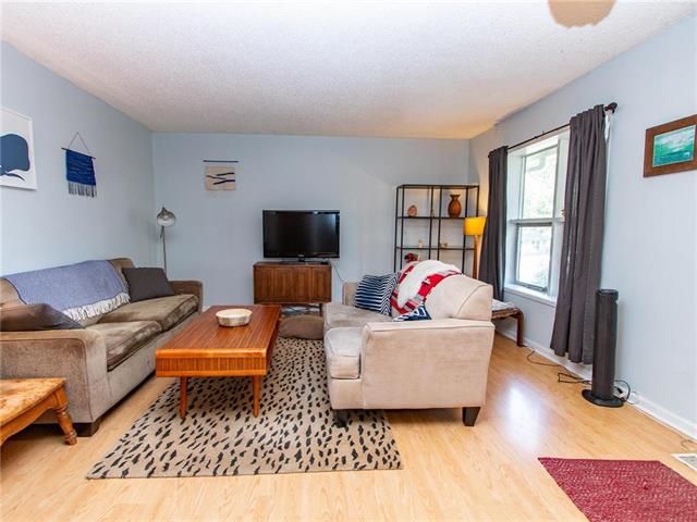 609 Utah Ct, Lawrence, KS 66046