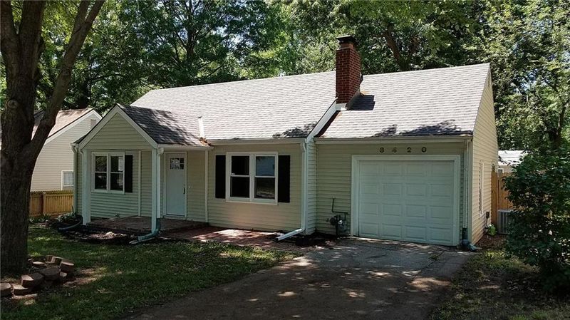 8420 Summit St, Kansas City, MO 64114