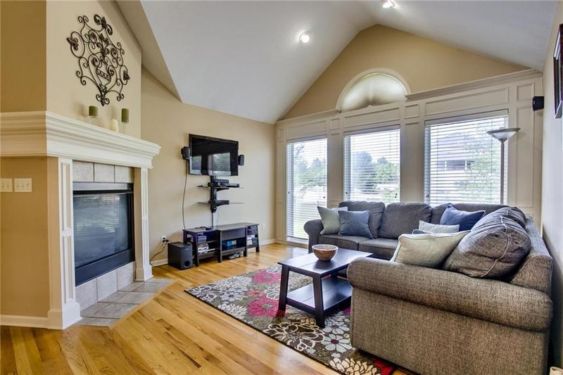 8008 N Mattox Ave, Kansas City, MO 64151