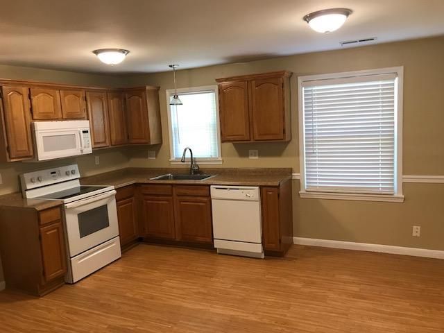 7112 E 100th Ter, Kansas City, MO 64134
