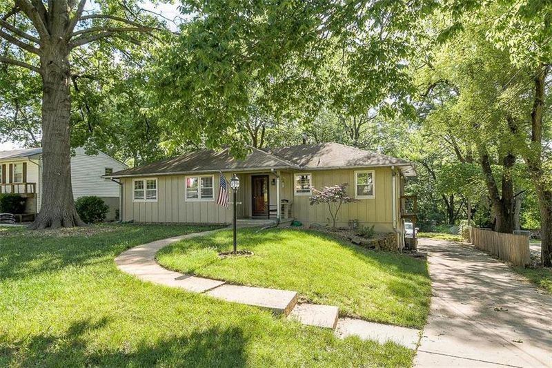 5406 Lowell St, Overland Park, KS 66202
