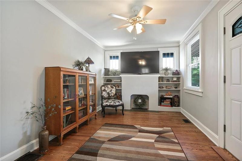 842 E 72nd St, Kansas City, MO 64131