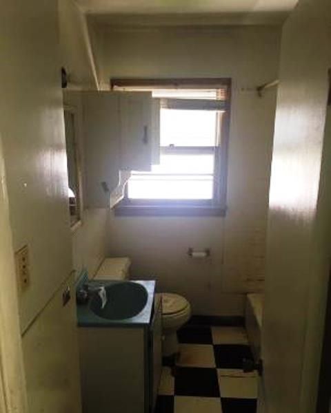 3437 E 54th St, Kansas City, MO 64130