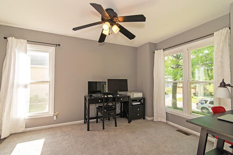 2220 Rodeo Dr, Lawrence, KS 66047