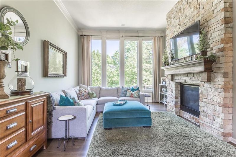 14009 Haskins St, Overland Park, KS 66221