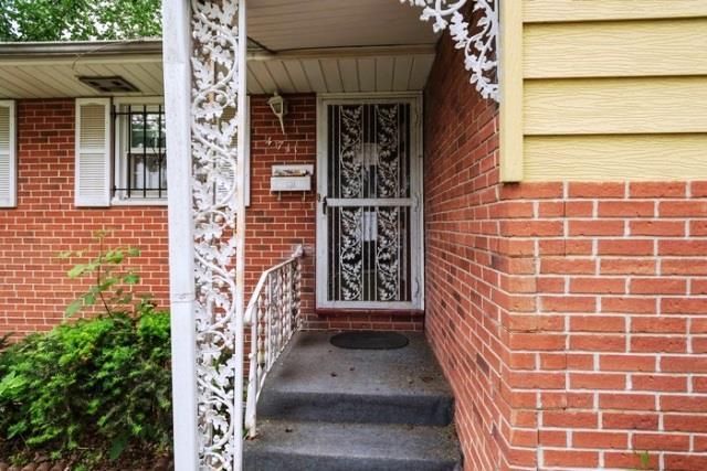 4711 E 40th St, Kansas City, MO 64130
