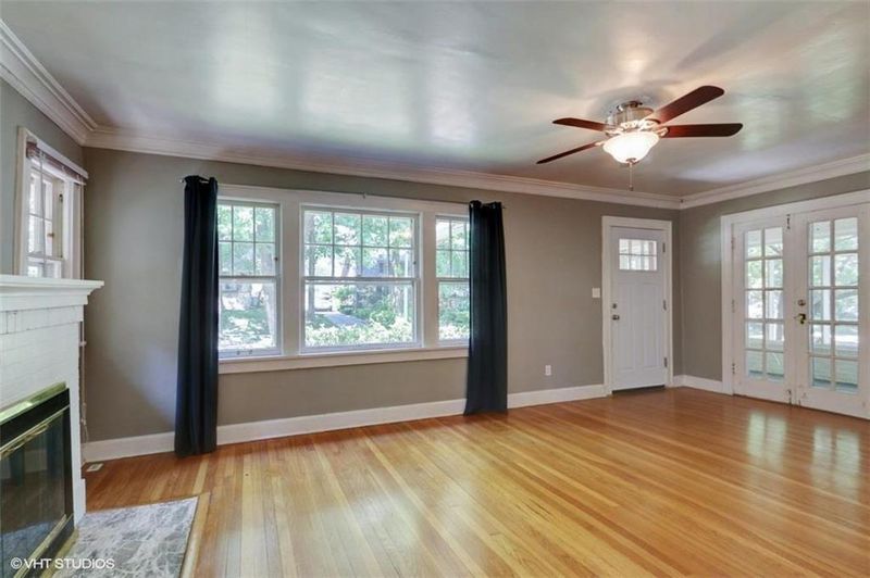 115 E 65th Ter, Kansas City, MO 64113
