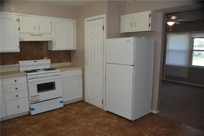 11227 Eastern Ave, Kansas City, MO 64134