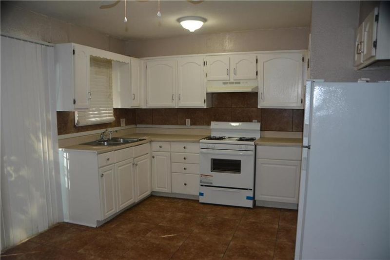 11227 Eastern Ave, Kansas City, MO 64134