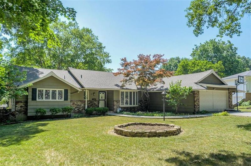 115 E 113 Ter, Kansas City, MO 64114