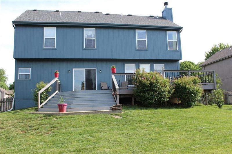 20126 W 220 St, Spring Hill, KS 66083