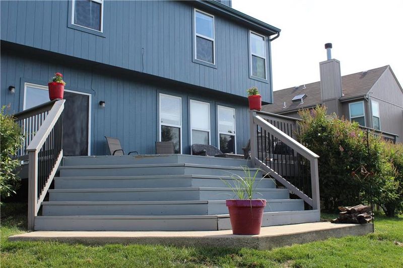 20126 W 220 St, Spring Hill, KS 66083