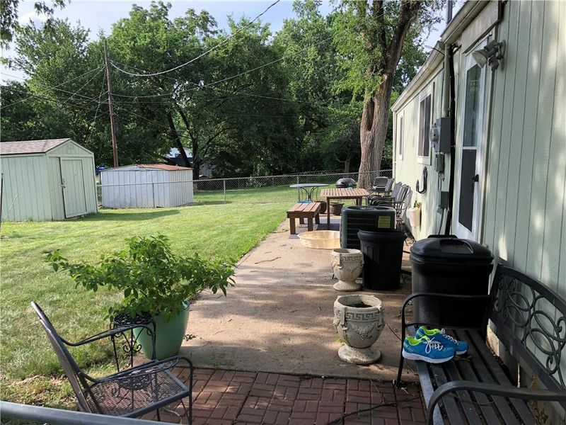 8930 Walnut St, Kansas City, MO 64114