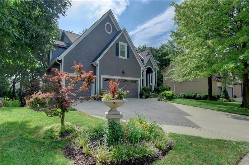 14309 Barton St, Overland Park, KS 66221
