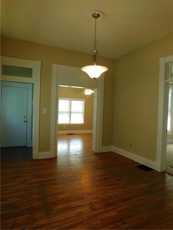 1007 N 13th St, St Joseph, MO 64501