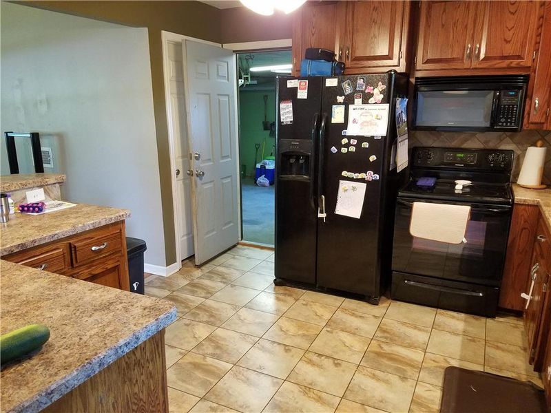 457 S Forrest Ave, Liberty, MO 64068