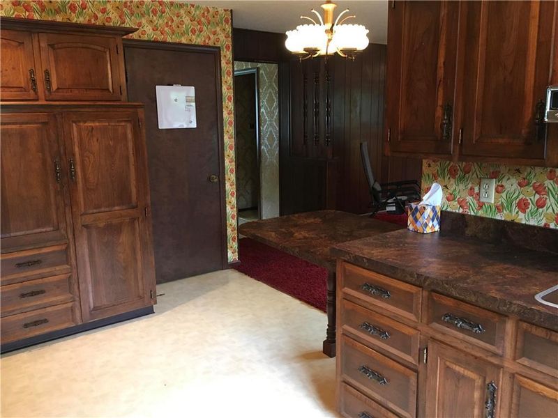 9500 W 175th St, Overland Park, KS 66221