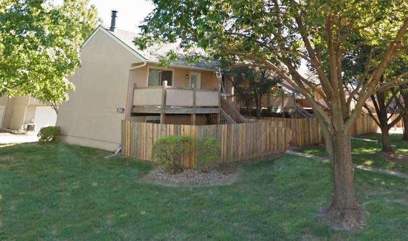10955 Gillette St, Overland Park, KS 66210