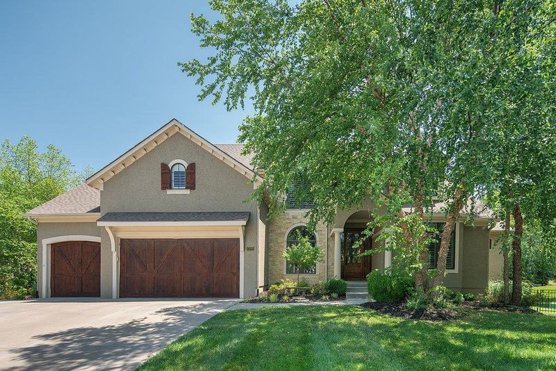 13207 Windsor St, Leawood, KS 66209
