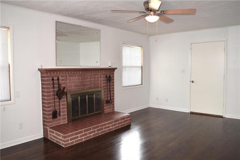 1312 S Ash Ave, Independence, MO 64052