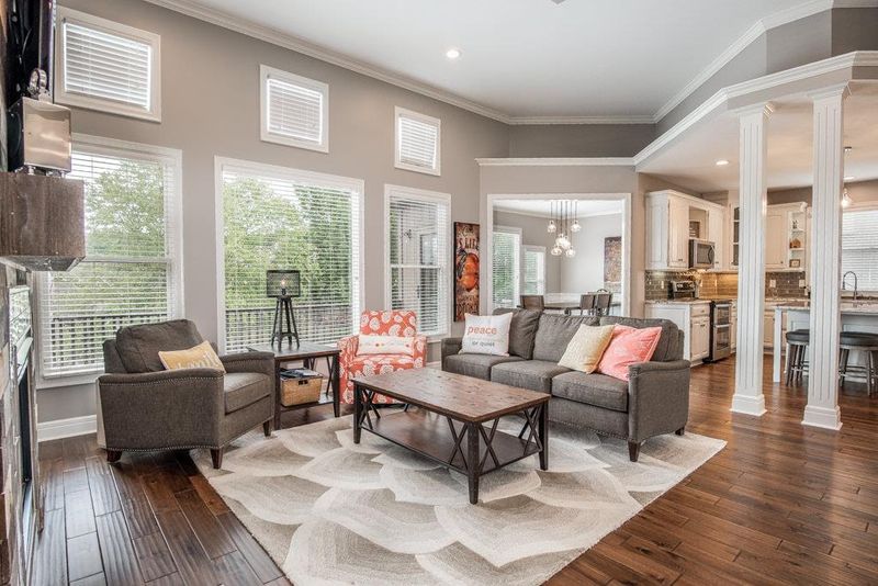 5705 NE Coral Dr, Lee's Summit, MO 64064