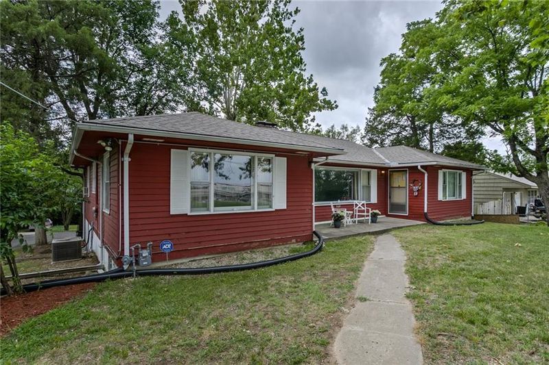 8621 E 63rd St, Kansas City, MO 64133