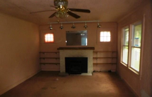 4221 E 62nd St, Kansas City, MO 64130