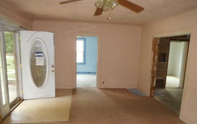 4221 E 62nd St, Kansas City, MO 64130