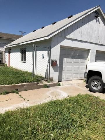 1525 S 9th St, St Joseph, MO 64503