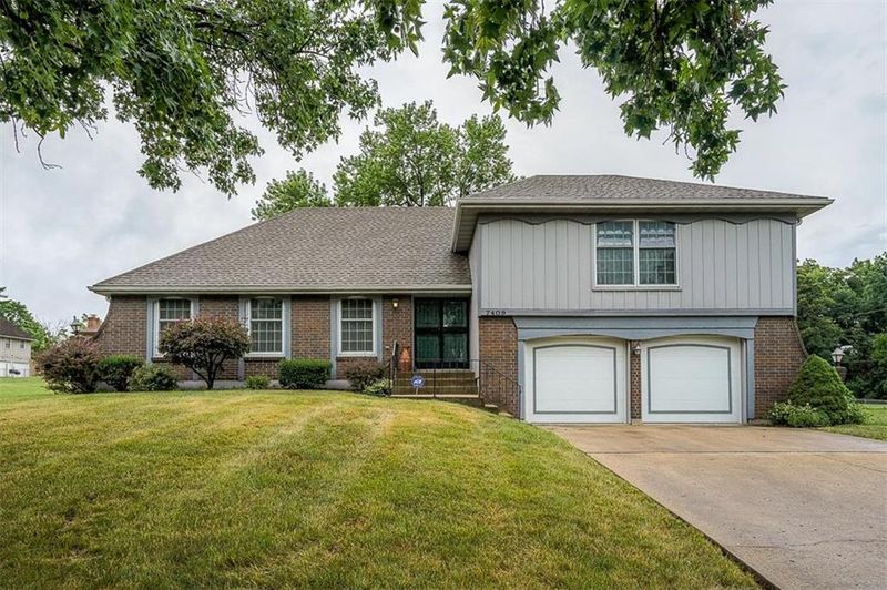 7409 E 73rd St, Kansas City, MO 64138