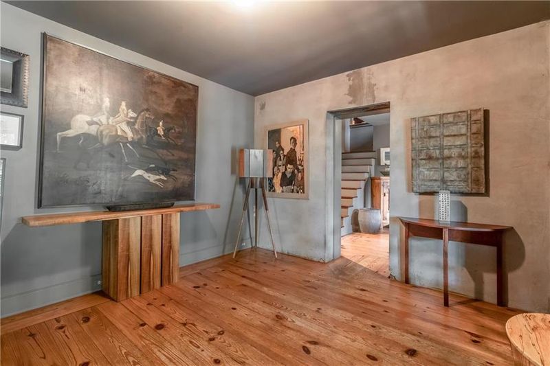 1630 Summit St, Kansas City, MO 64108