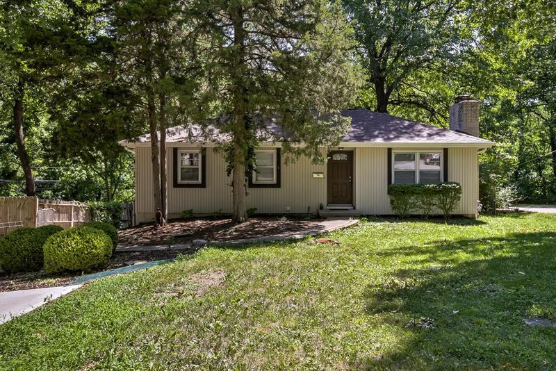 5233 Goodman Ln, Overland Park, KS 66202