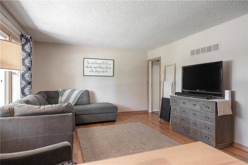2000 E 125th St, Kansas City, MO 64146