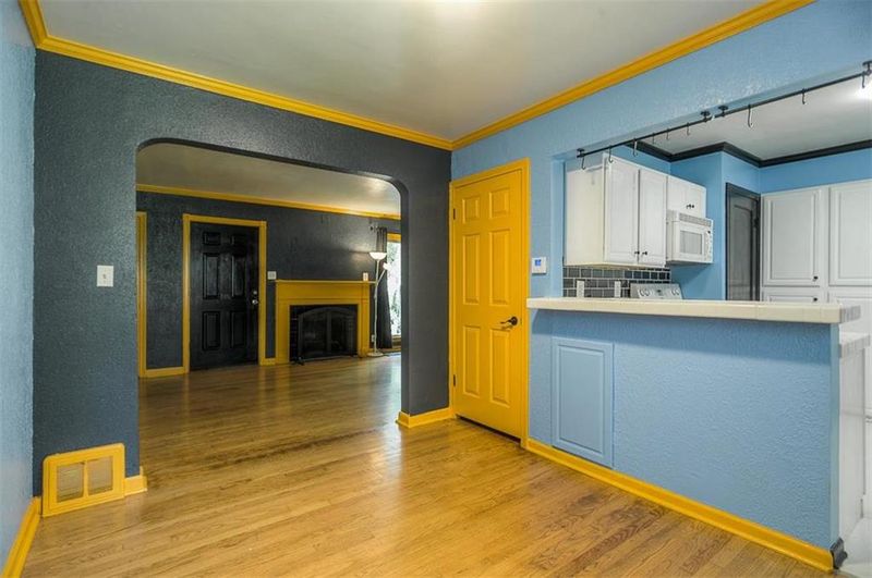 1156 E 78th St, Kansas City, MO 64131