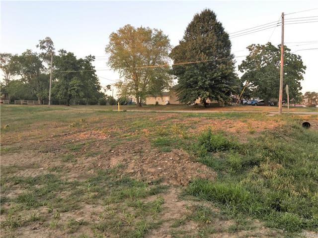 302 N Daviess St, Gallatin, MO 64640