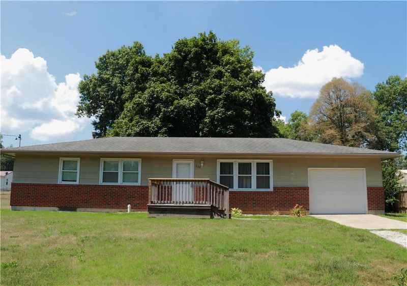 600 Ottman St, Richmond, MO 64085