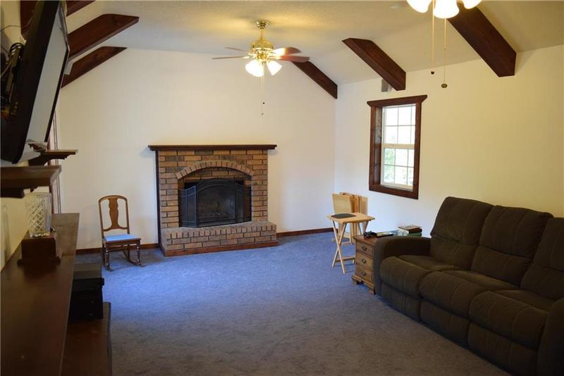 19901 Pepper Tree Ln, Edgerton, KS 66021